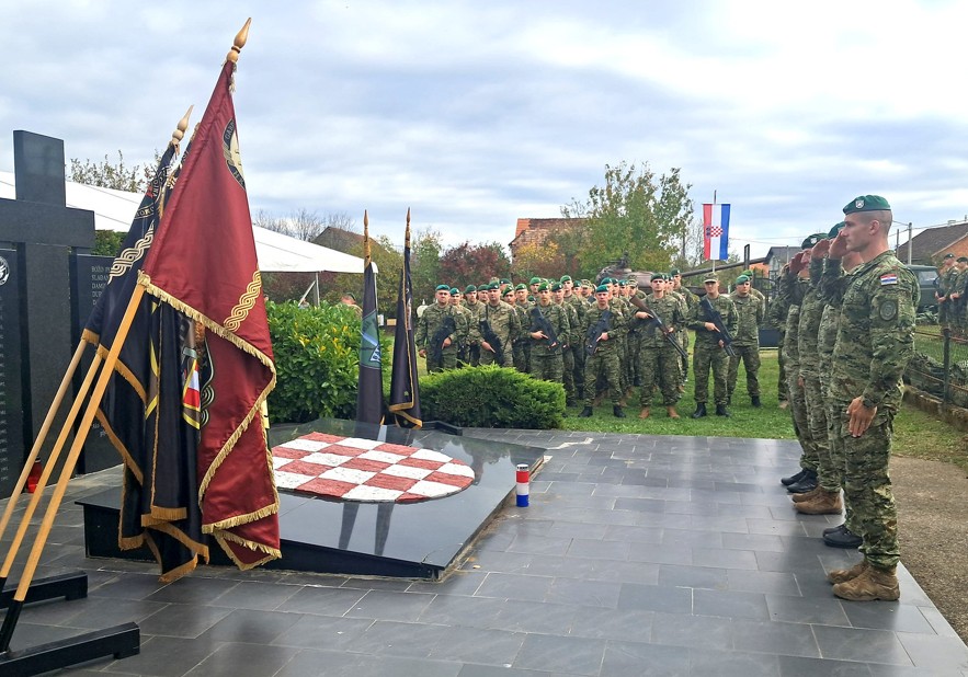 Spomen obiljezje Farkasevac Spomen obiljezje Farkasevac