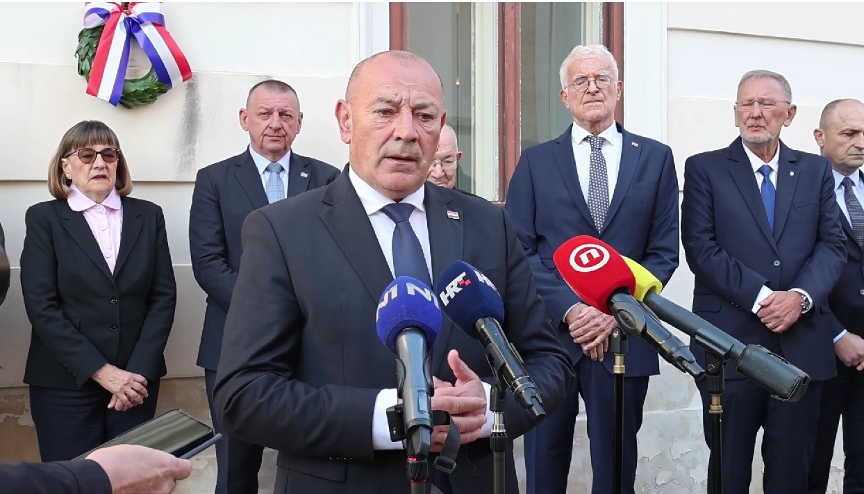 raketiranje Banskih dvora